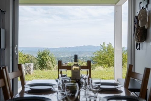 Ardèche Home - Gite le Cocon - Une villa de plain pied avec piscine classée 4*