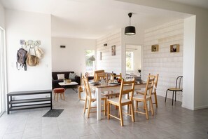 Dining - Ardèche Home - Gite le Cocon - A single-storey villa with swimming pool rated 4*. (TAURIERS)