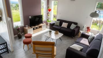 Télévision, lecteur de DVD, chaîne hi-fi