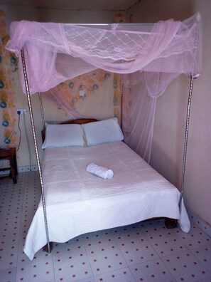 Habitación individual | Wifi gratis y ropa de cama