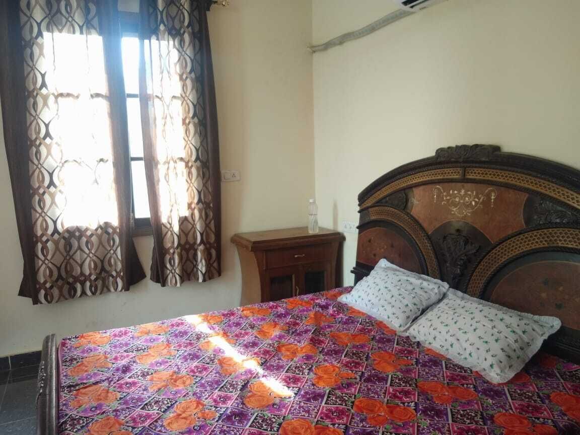 Private Room - AC/Wifi/Excellent Food