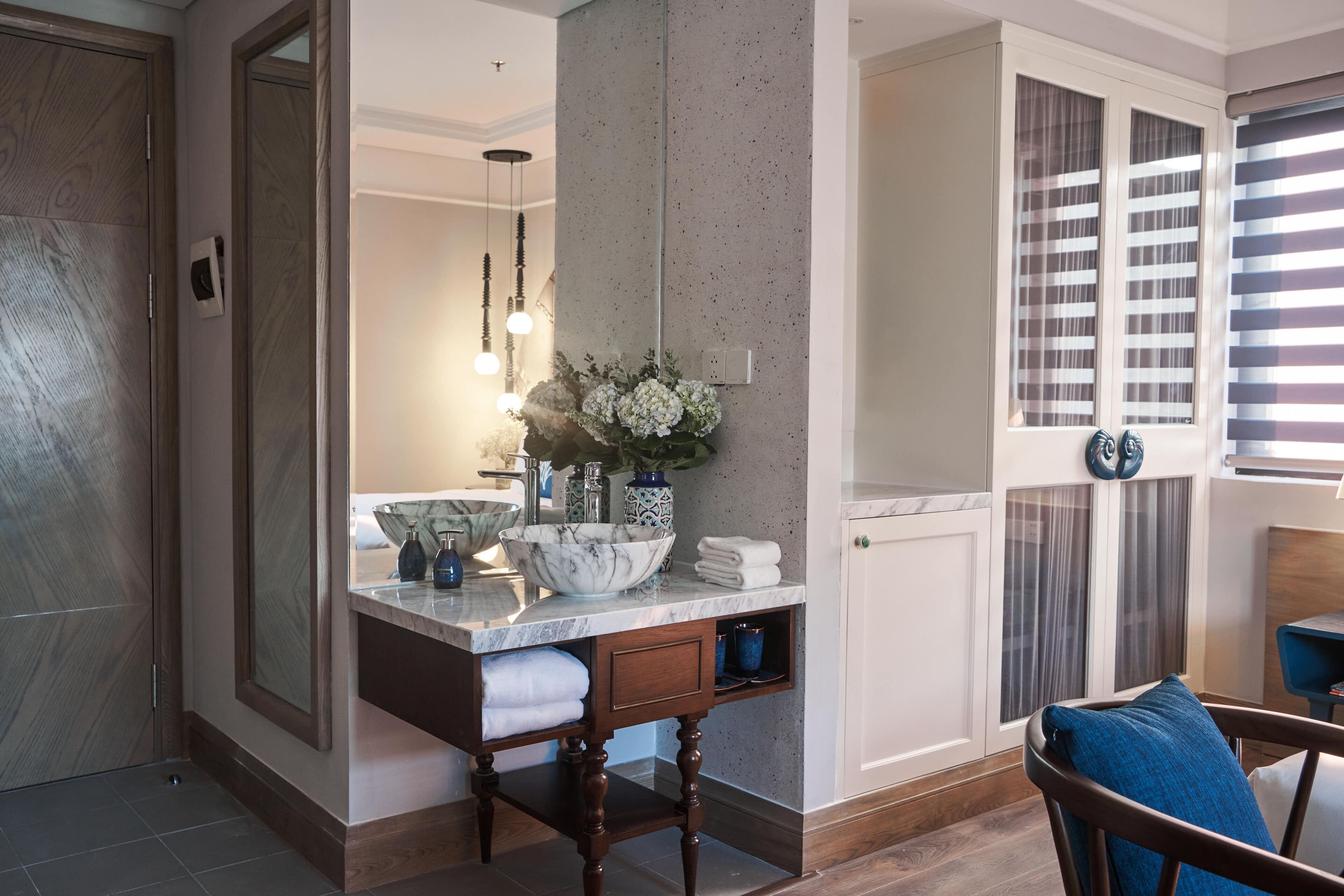 minibar, in-room safe, desk, blackout curtains