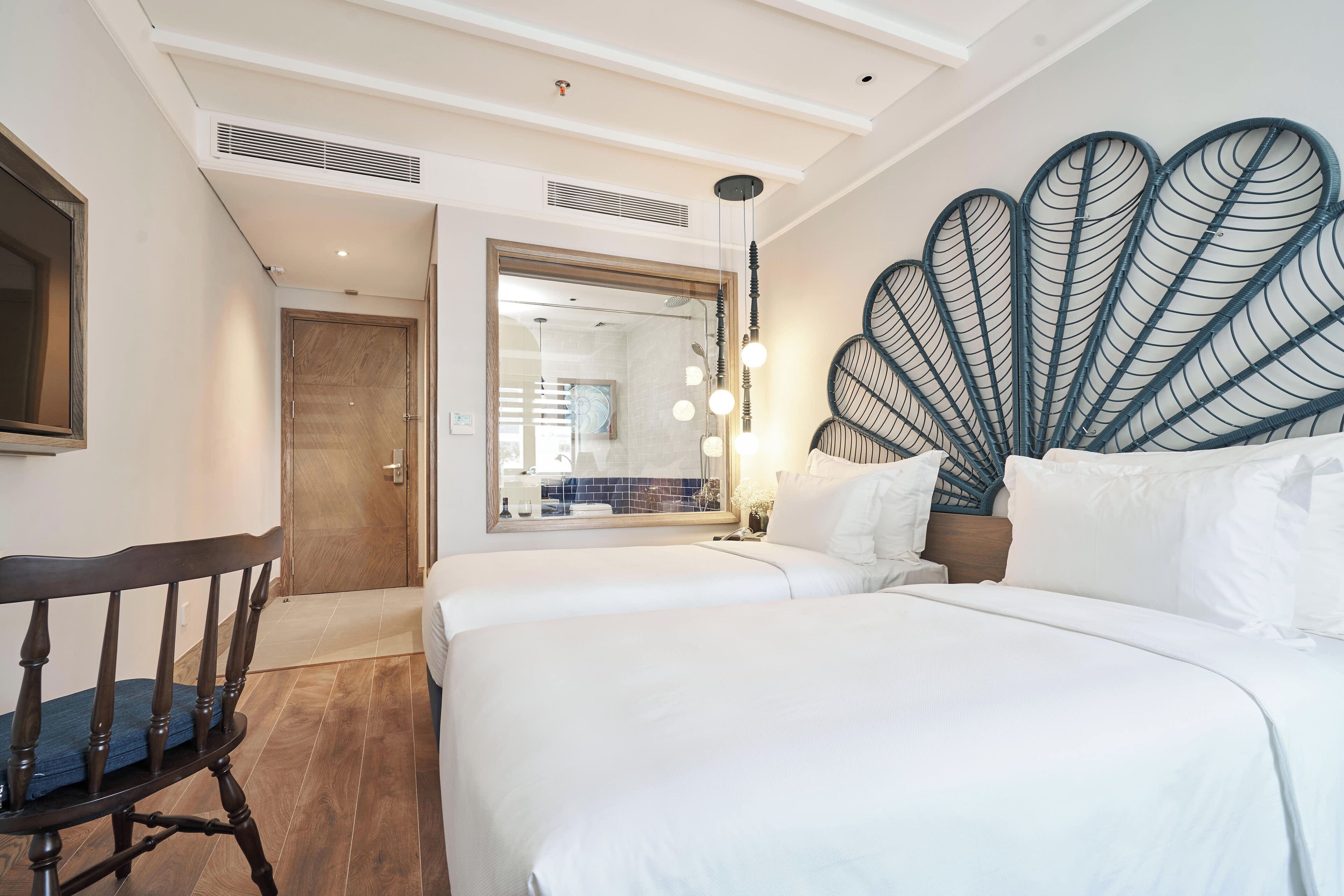 Minibar, in-room safe, desk, blackout curtains