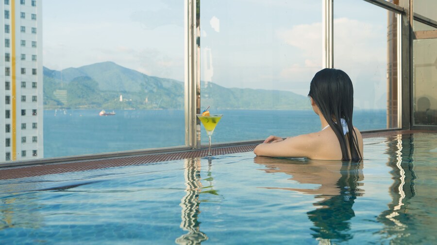 Sofiana My Khe Hotel & Spa - Rooftop Pool Bar - Free 01 Draught Beer and 20-minute Spa per Room