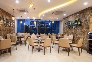 Breakfast for a fee - Amber Hotel (Nha Trang)
