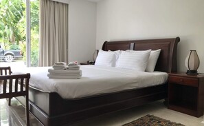 3 chambres, coffres-forts dans les chambres, Wi-Fi, draps fournis