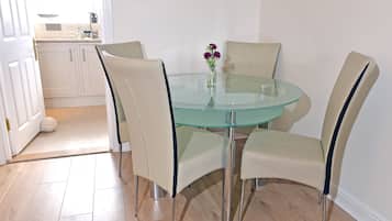 Apartment | In-room dining