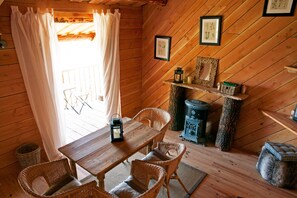 Cabin | Living area | Flat-screen TV