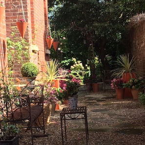 Garden - The Retreat (Eastbourne)