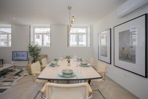 Luxury Apartment, 2 Bedrooms (VI) | In-room dining - Liiiving in Porto - Luxury Beachfront Apartment VI (Porto)