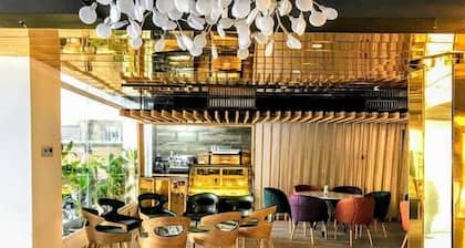 Grace Cox Smart Hotel
