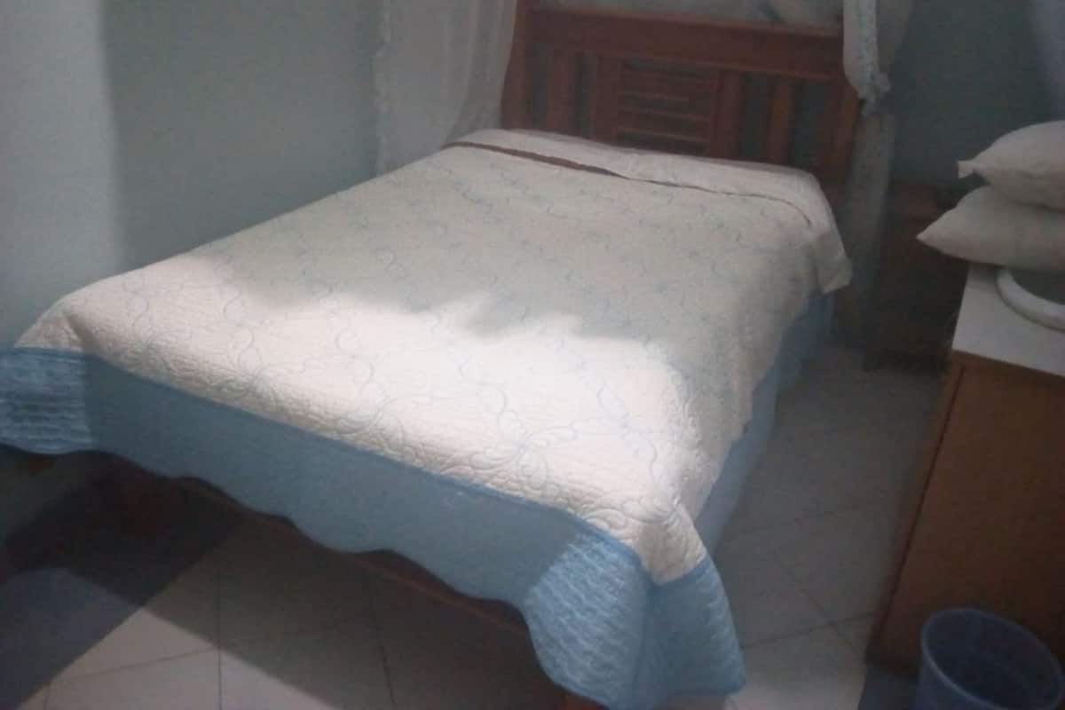 Double Room | Desk, free WiFi, bed sheets