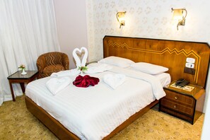 Iron/ironing board, WiFi, bed sheets - Hor Moheb Hotel (Giza)