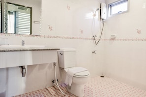 Shower, towels, soap, shampoo