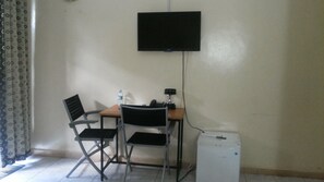 Minibar, desk, soundproofing, free WiFi - Dich Comfort (Gulu)