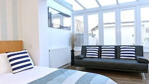 Unclassified image, 2 of 19, button - Tides Cottage (Pevensey)