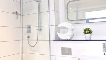 Cottage, 3 Bedrooms, Sea View | Bathroom | Towels
