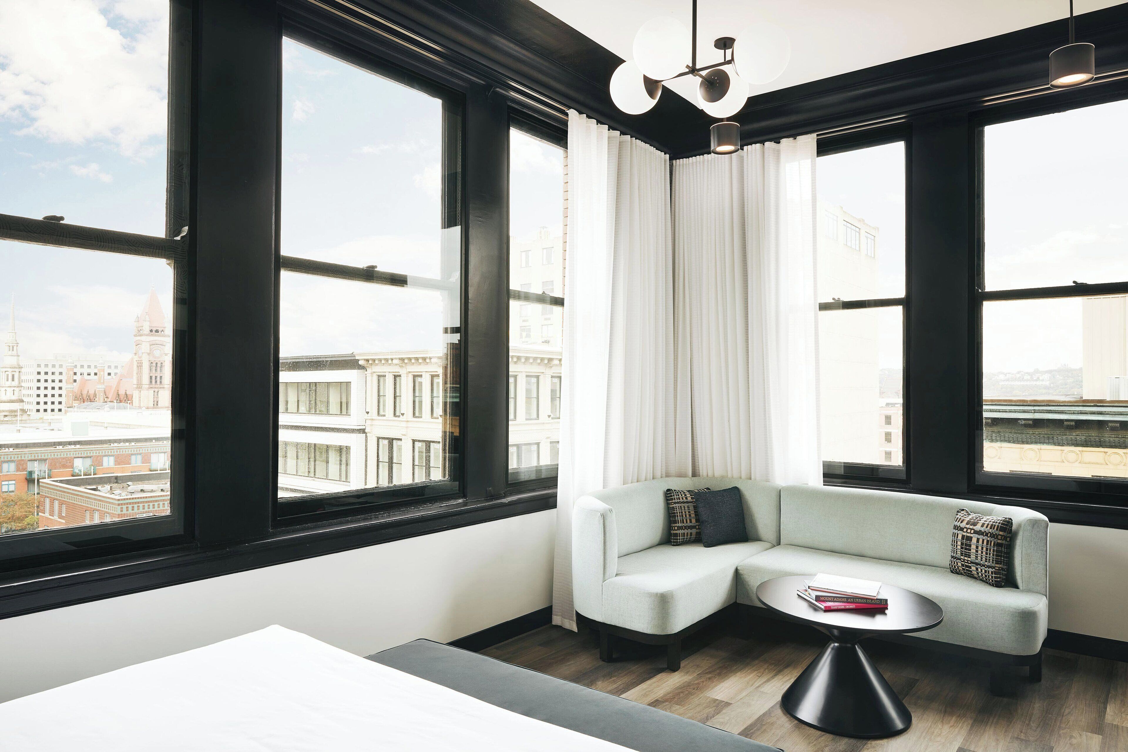 executive room, 1 king bed, corner | 1 bedroom, down duvets, desk, laptop workspace