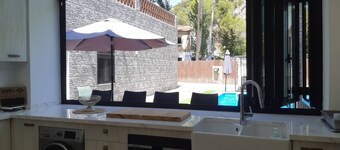 Edard's Great House - Paradise 300m from the sea. Spacious game room.