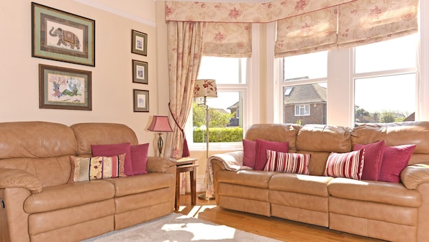 House | Living room | Flat-screen TV, DVD player - Seahorse Villa (Seaford)