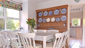House | In-room dining - Seahorse Villa (Seaford)