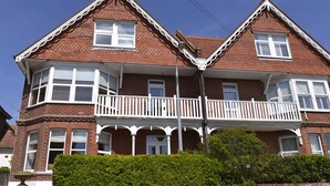 Front of property - Seahorse Villa (Seaford)