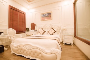 Single Room | Minibar, in-room safe, desk, blackout curtains - Gold Business Hotel (Bac Ninh)