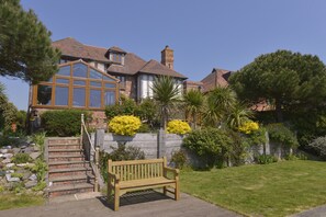 Garden - Wellington Quay (Eastbourne)