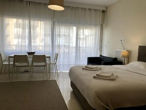Studio | Iron/ironing board, free WiFi, bed sheets - InCity El Metro 101, Deluxe Studio (Thessaloniki)