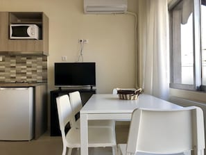 Studio | In-room dining