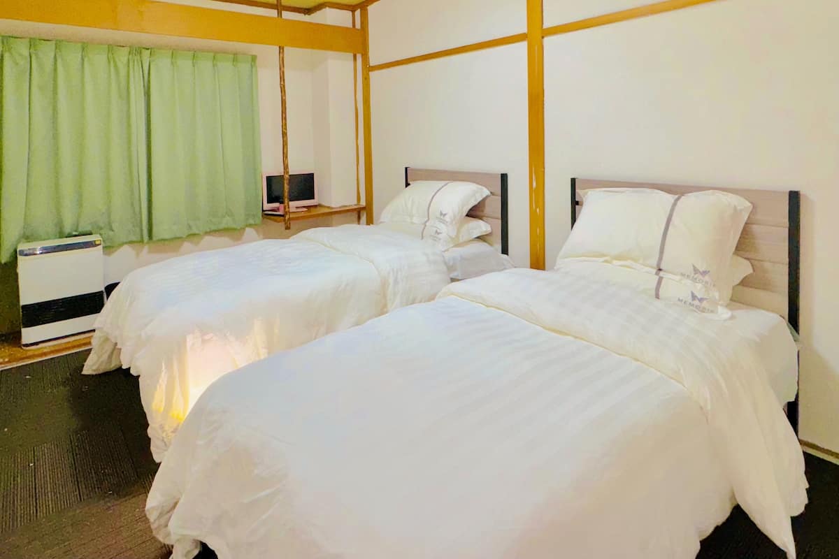 Standard Twin Room | 1 bedroom, blackout drapes, free WiFi
