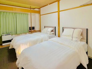 Standard Twin Room | Blackout curtains, free WiFi - SnowHouse Memorie (Minamiuonuma)