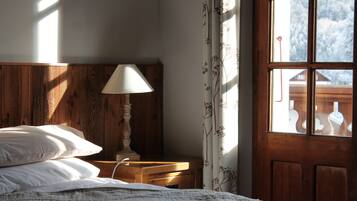 7 Schlafzimmer, Reisekinderbett, kostenloses WLAN, Bettwäsche