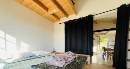 La Petite Maison Dans les Vignes avec Piscine