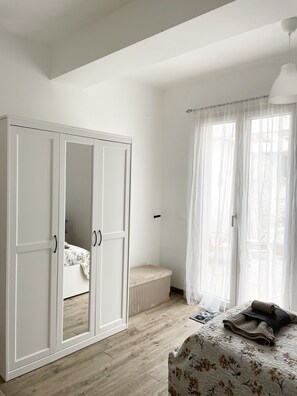 2 chambres, fer et planche à repasser, lit parapluie, Wi-Fi gratuit