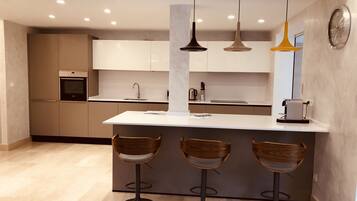 Micro-ondes, lave-vaisselle