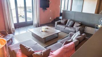 TV, DVD player, books
