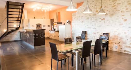 Very beautiful house upto 8 people with large pool and views