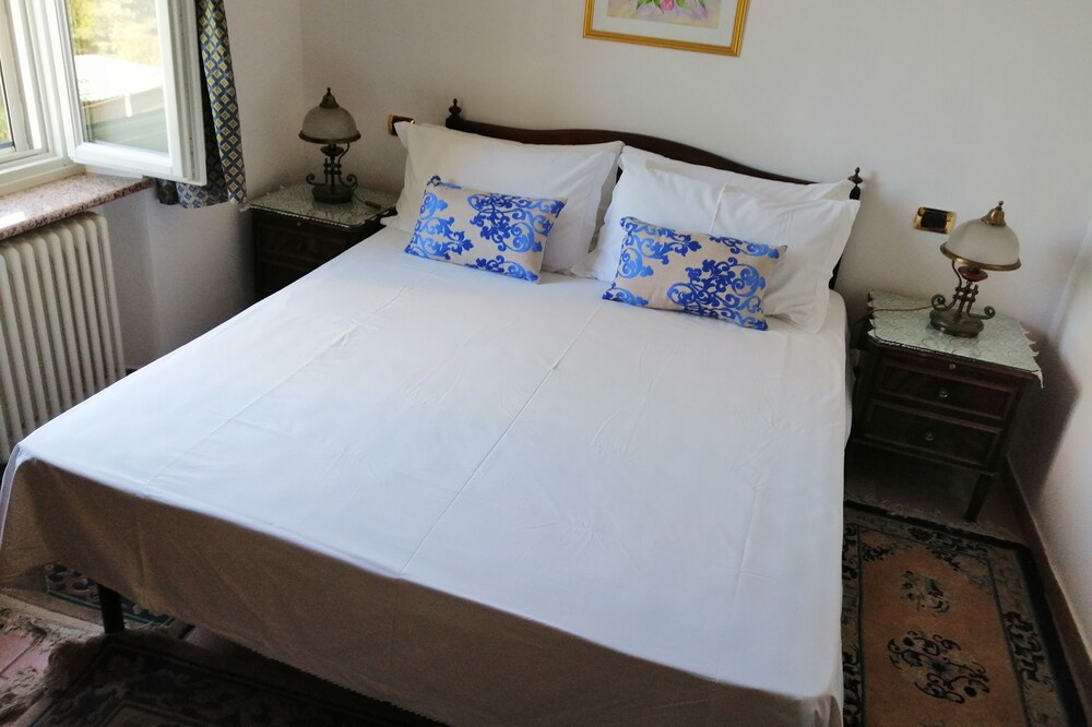 Boutique Apartment w Balcony in Roero wine area of Piedmont, near Asti and Alba.