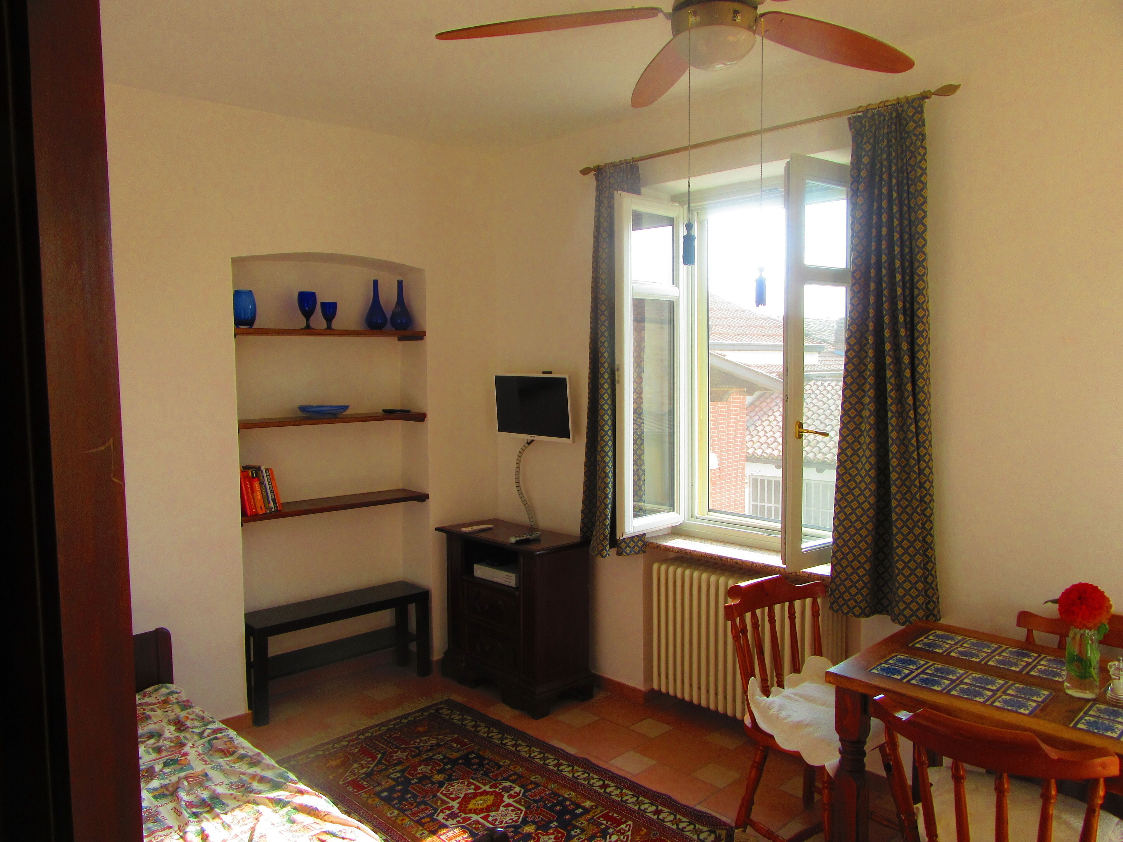 Boutique Apartment w Balcony in Roero wine area of Piedmont, near Asti and Alba.