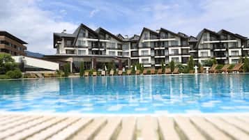 Sisäuima-allas, ulkouima-allas