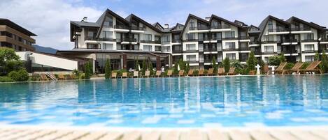Indoor pool, outdoor pool