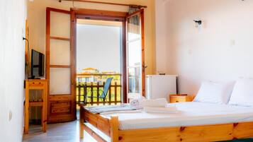 Double or Twin Room, Sea View | In-room safe, cribs/infant beds, rollaway beds, free WiFi