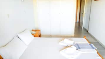 Double or Twin Room, Sea View | In-room safe, cribs/infant beds, rollaway beds, free WiFi