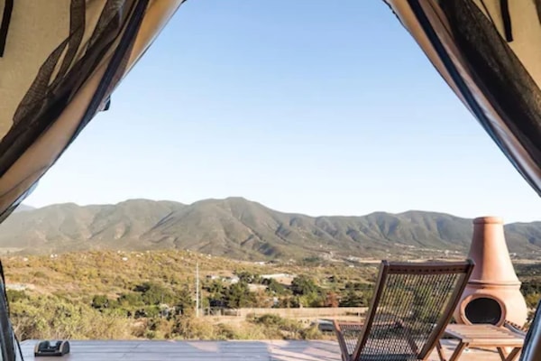 Deluxe tent, 1 kingsize bed, uitzicht op bergen | Terras