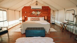 Telt – standard, 1 kingsize-seng, fjellutsikt | Sengetøy av topp kvalitet, minibar og individuelt dekorert