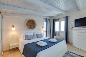 1 bedroom, in-room safe, iron/ironing board, WiFi - cosy luxury home in quite neighboorhood just 1 km from the center. (chania)