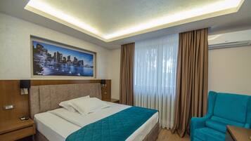 Superior Room, 1 King Bed