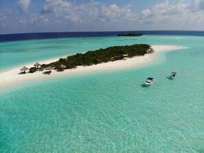 Beach nearby, white sand - Beach Cottage (Rasdhoo)