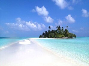 Beach nearby, white sand - Beach Cottage (Rasdhoo)